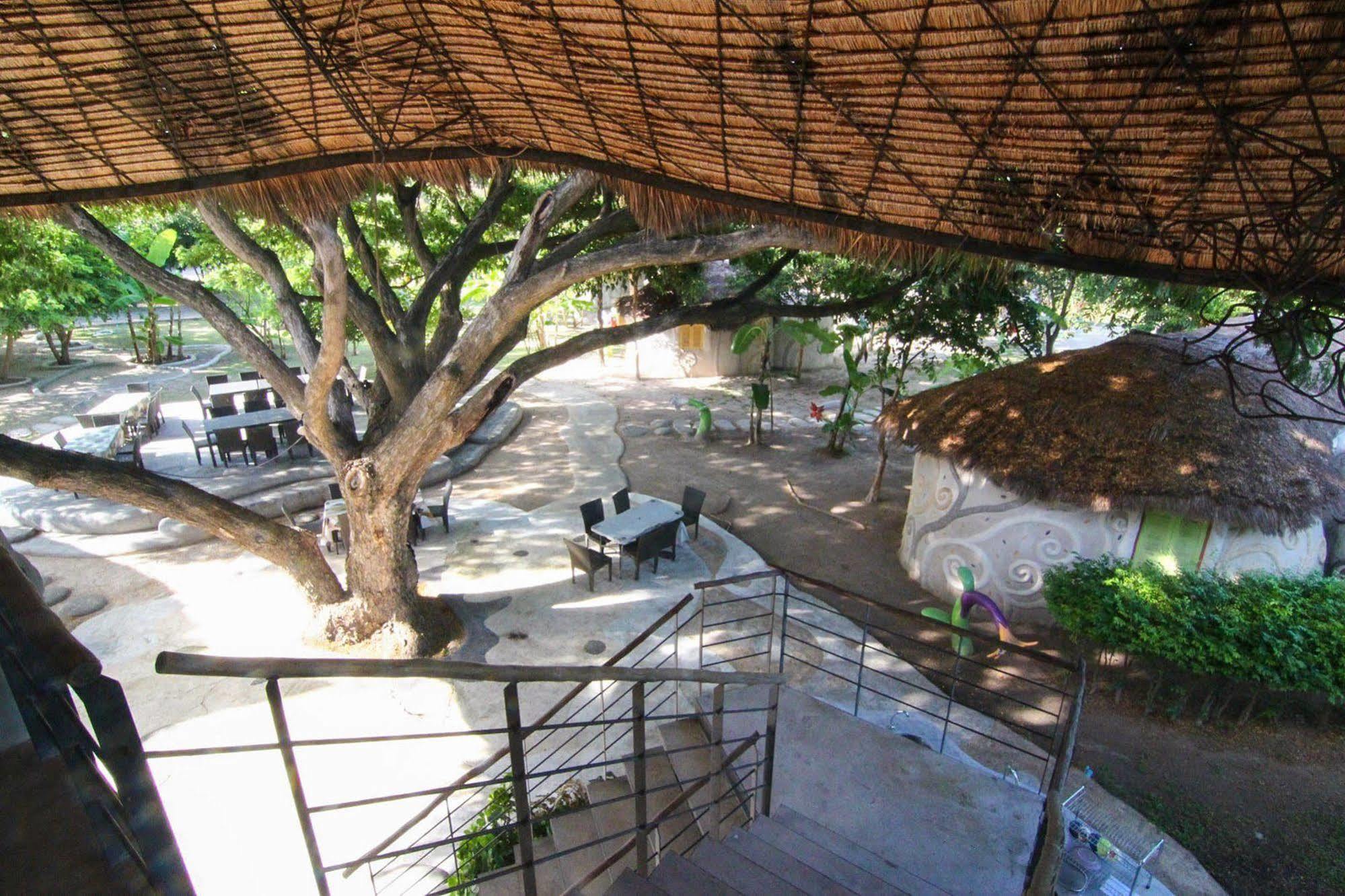 מלון הואה הין Naidee Sculptured Huts מראה חיצוני תמונה
