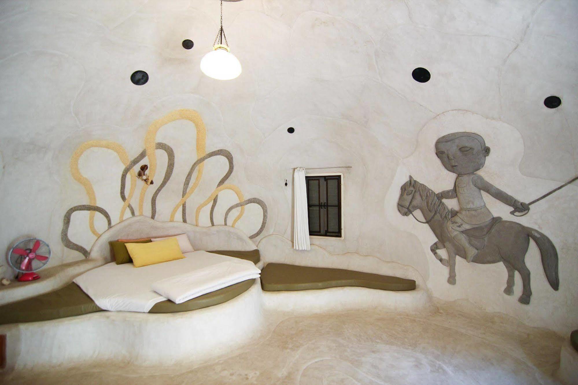 מלון הואה הין Naidee Sculptured Huts מראה חיצוני תמונה