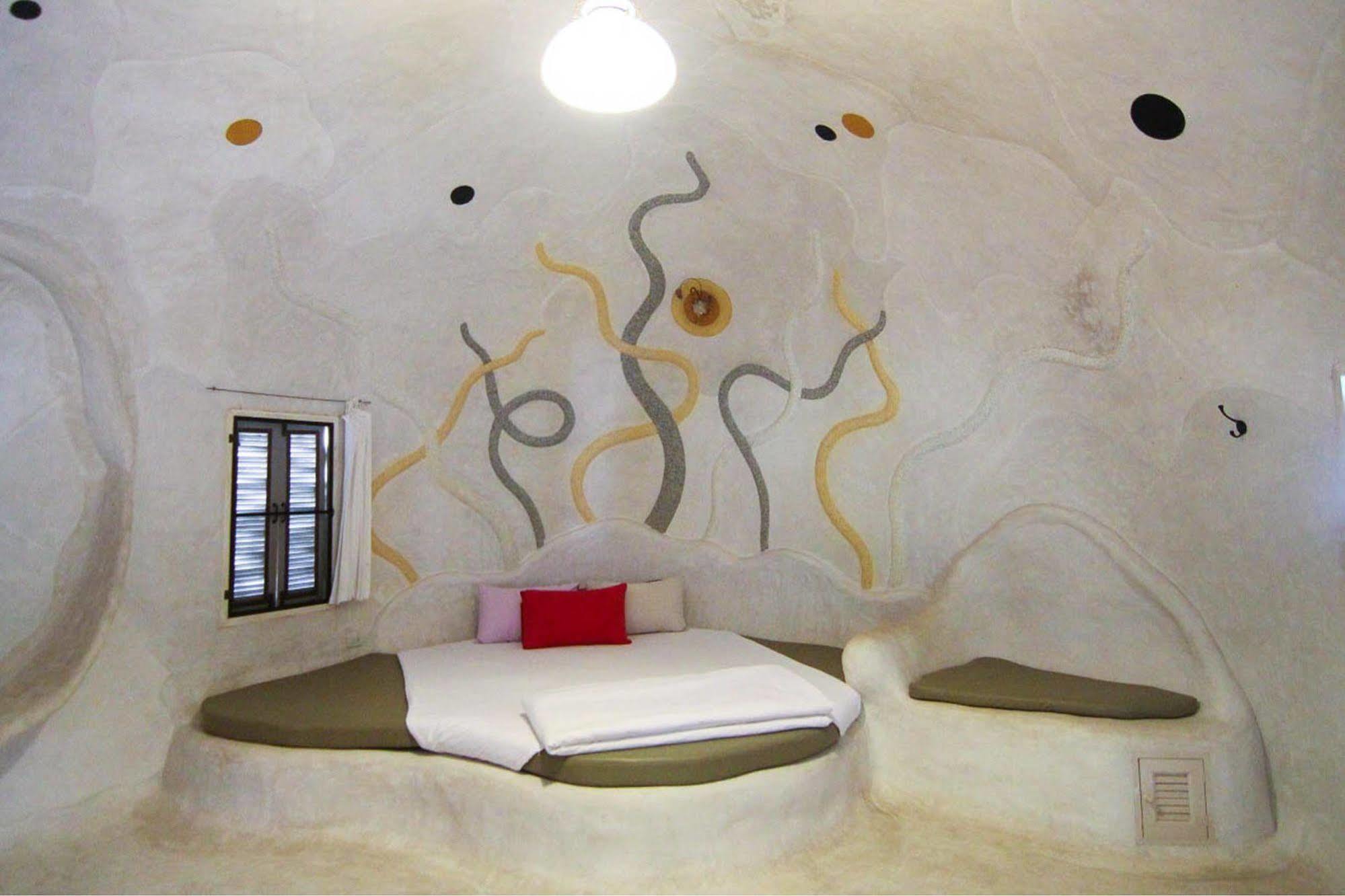 מלון הואה הין Naidee Sculptured Huts מראה חיצוני תמונה